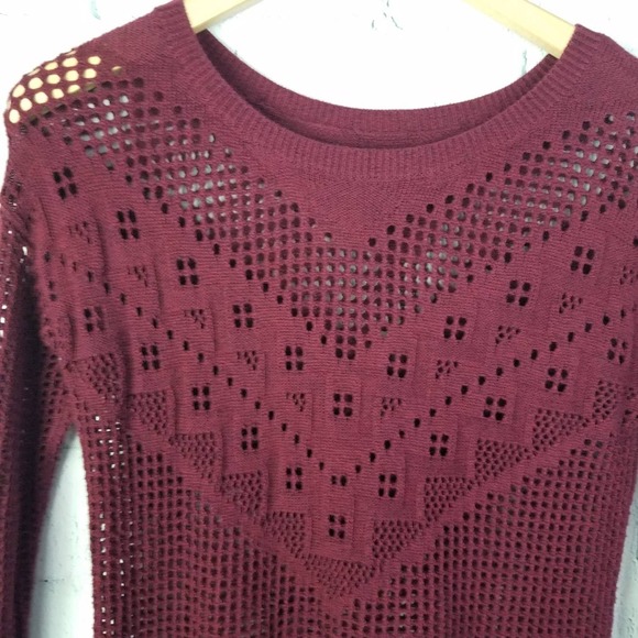 American Eagle Outfitters Womens Open Knit Burgundy Sweater Size XS - Picture 3 of 7